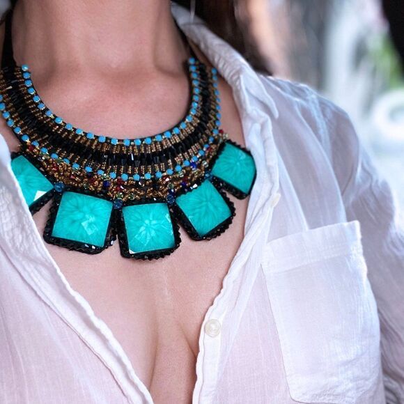 Turquoise Water Queen Chunky Statement Necklace - Picture 2 of 4